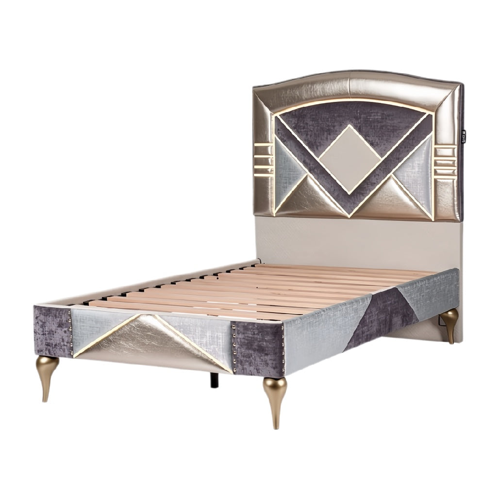 Luxe bedframe met stijlvol hoofdeinde en houten lattenbodem